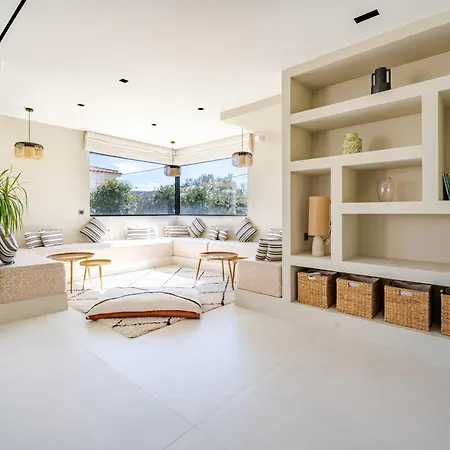 Moderne Avec Piscine Privee - Proche De Villa Carros