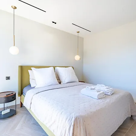 Moderne Avec Piscine Privee - Proche De Villa *