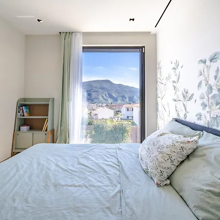 Moderne Avec Piscine Privee - Proche De Villa Carros